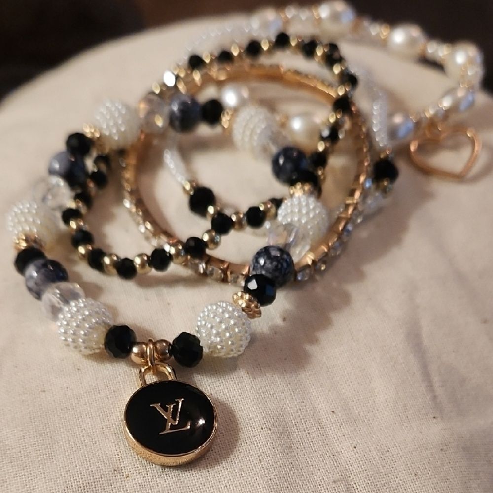 Elegant Black and Gold Beaded BRACELET SET